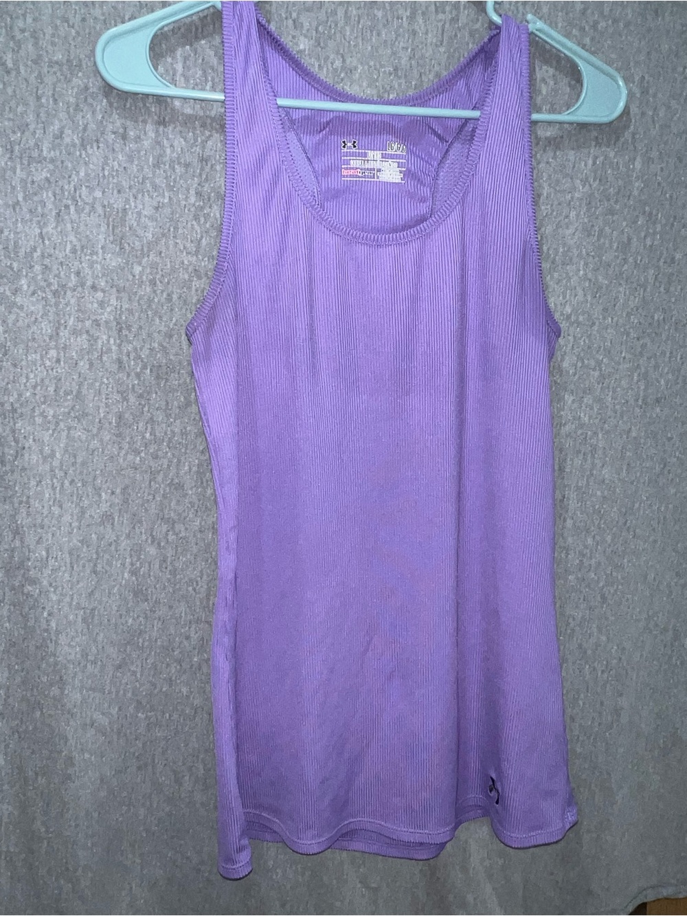 Under‎ Armour Lavender Ribbed Tank Top Womens Large HeatGear Fitted Purple Scoop